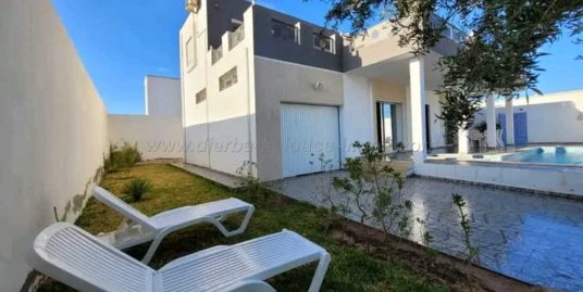 Magnifique Villa avec piscine à vendre à Tézdaine