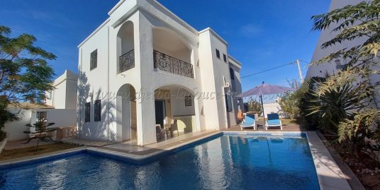 Villa avec piscine pour location annuelle  située à Erriadh- Djerba Hood