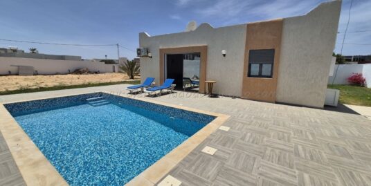 Pour vos vacances Charmante villa avec piscine  à Tézdaine Djerba