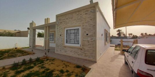 À vendre : Maison titrée  S+3 à Mahboubine