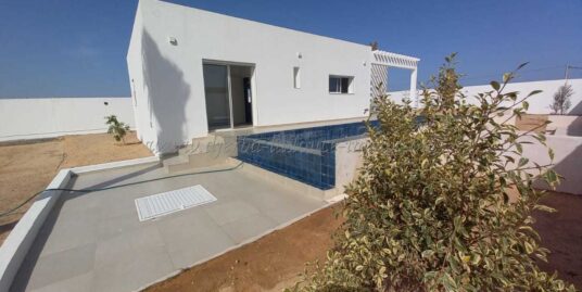 Vivez le Charme de la Campagne : Maison Neuve avec Piscine à Mahboubine