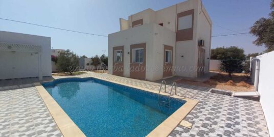 Jolie Villa Avec Piscine A Vendre À Houmt Souk