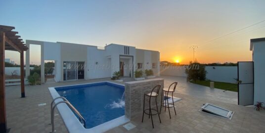 À LOUER POUR LES VACANCES – Magnifique Villa avec Piscine S+3 – à Chbebia Midoun Accueil