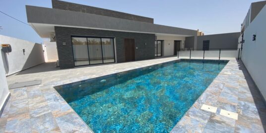À VENDRE –  Villa haut standing à vendre – S+3  sans meubles à Midoun -Djerba