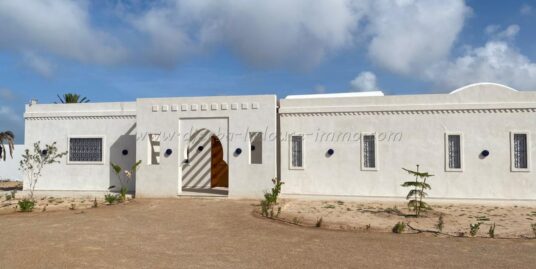 À VENDRE – Villa à Ghizen S+4 avec piscine – Titrée