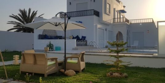 A LOUER -Belle Villa de S+3 à Louer à Djerba pour vos vacances