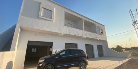 À Vendre : Bâtiment avec Appartements & Garages  à  Midoun Djerba