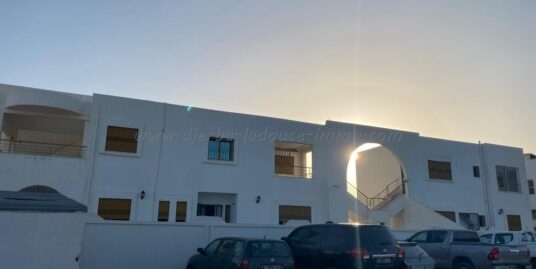  Location Annuelle –Belle Appartement S+2 à la Zone Touristique