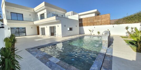 Vente – Villa de Haut Standing S+4 sans meuble à Aghir_ Titrée