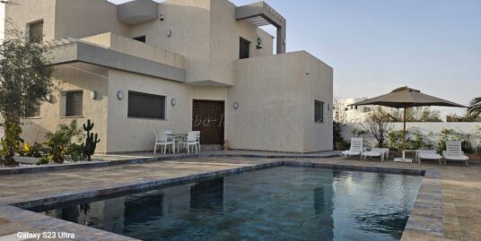 LOCATION ANNUELLE – MAISON S+4 MEUBLÉE AVEC PISCINE À ARKOU