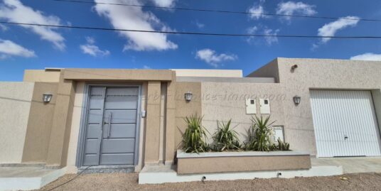 À VENDRE VILLA S+4 AVEC PISCINE– ROUTE MELLITA, Houmt Souk