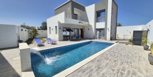 À louer à l’année – Belle villa S+3 avec piscine à Midoun