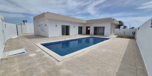 À VENDRE – Villa S+3 de plain-pied avec piscine à Temlal