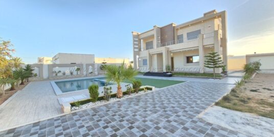 À VENDRE – Magnifique Villa avec Piscine à Temlal