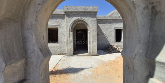 À VENDRE Villa typique inachevée à Khazroun, Djerba